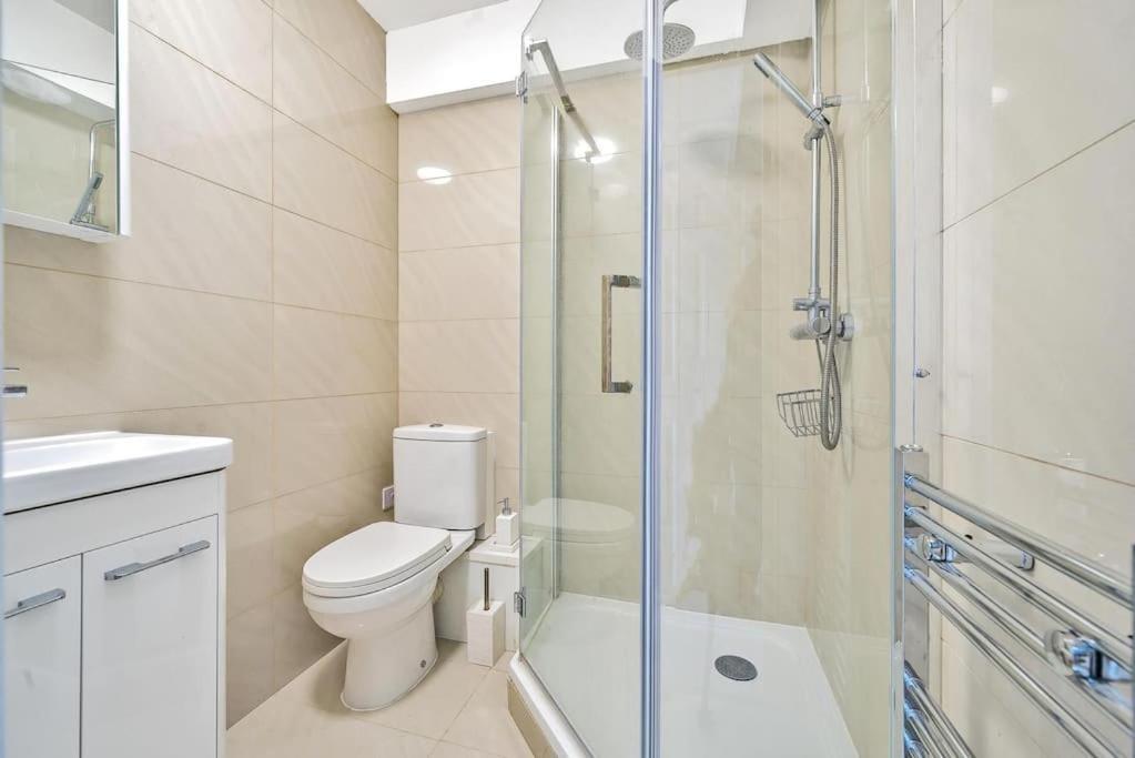 Modern 3 Bedroom, 3 Bathroom, Parking, River View