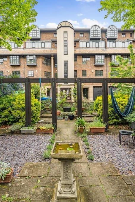 Modern 3 Bedroom, 3 Bathroom, Parking, River View * Londra